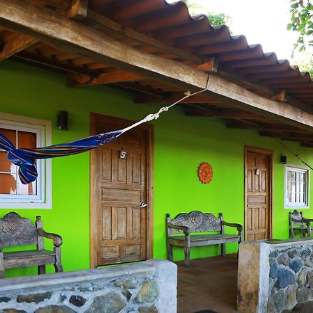 Hotel Oasis & Surf Camp Santa Catalina Extérieur photo