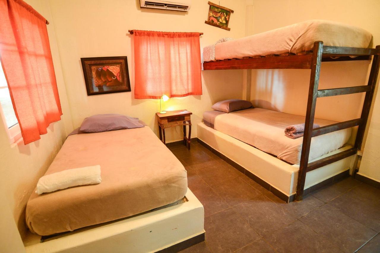 Hotel Oasis & Surf Camp Santa Catalina Extérieur photo