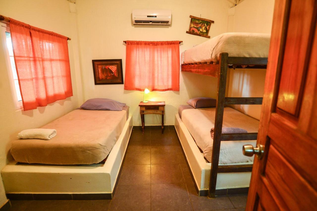 Hotel Oasis & Surf Camp Santa Catalina Extérieur photo