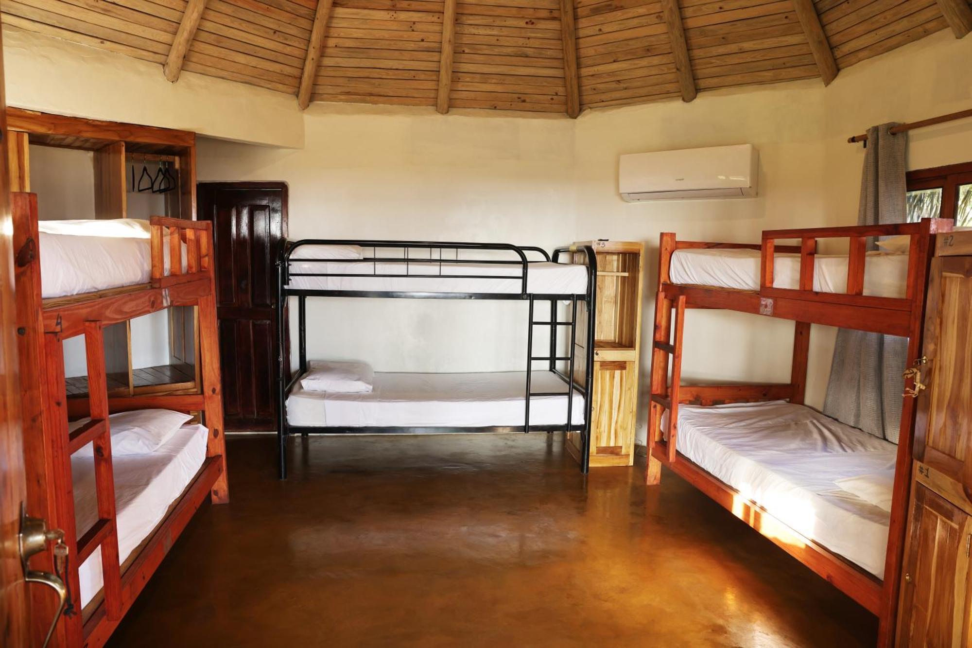Hotel Oasis & Surf Camp Santa Catalina Extérieur photo